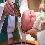 مرگ نوزاد ۶ هفته‌ای بر اثر مراسم غسل تعمید در رومانی