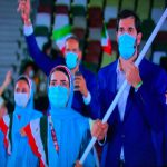 رژه تیم پناهندگان با حضور ۵ ورزشکار ایرانی در مراسم افتتاحیه المپیک